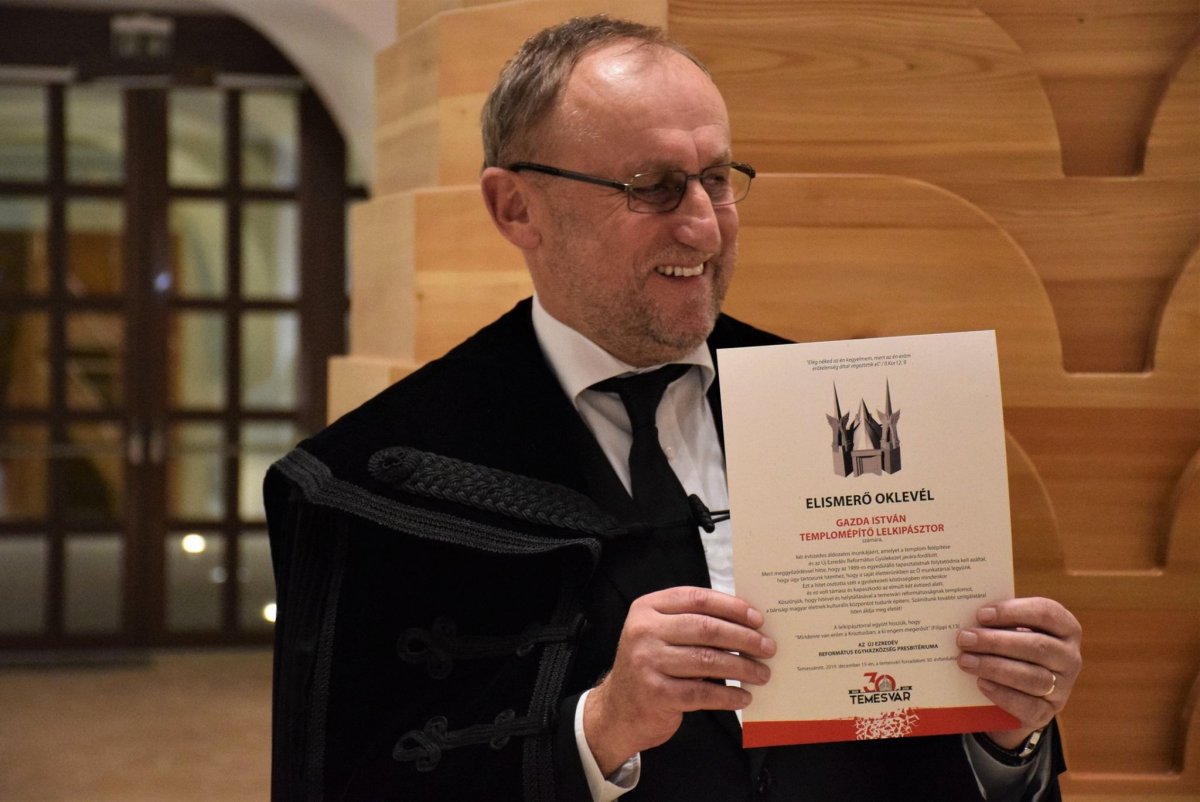 Gazda István: életünkben az egyetlen fokmérő a boldogságunk lehet &bullet;  Fotó: Facebook/Új Ezredév Református Központ