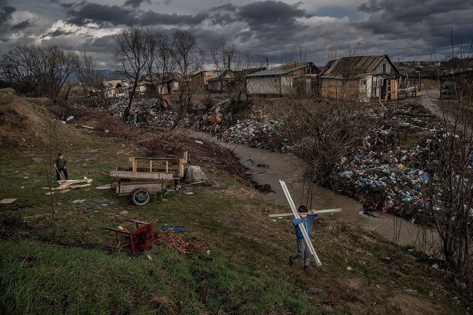 Ez a kép végül kimaradt a nagydíjas anyagból, de a szerző szerint itt sikerült egyetlen kockába belesűríteni mindent, amit a nagybányai „pokolról” látott és gondolt az elmúlt években •  Fotó: Hajdú D. András