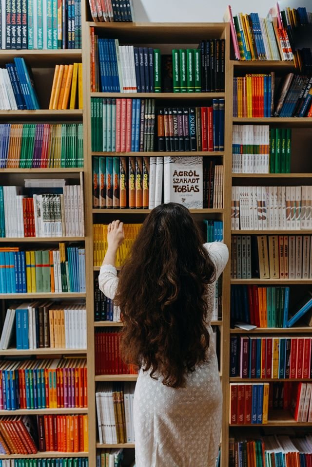 Ágrólszakadt ágazat. Nehéz helyzetbe kerültek a járvány miatt a könyvkiadók is, pedig a könyv fontos szellemi táplálék • Fotó: Koinónia Facebook