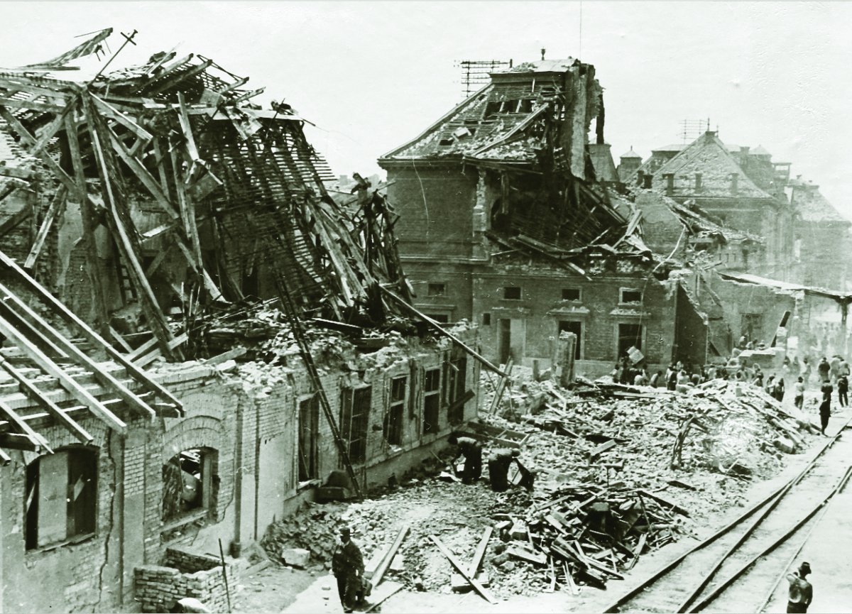 A Horea (akkor Horthy Miklós) utat is bombázás érte 1944. június 2-án a kincses városban