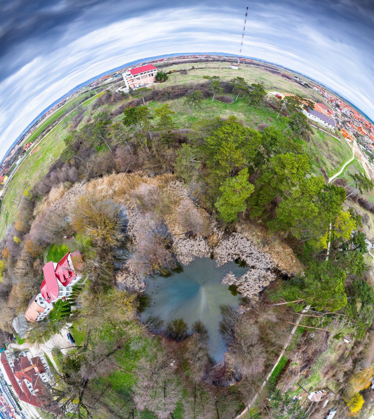 Nőni kezdett a pár éve kiszáradt termálvizű tó vízszintje &bullet;  Fotó: Ovi D. Pop