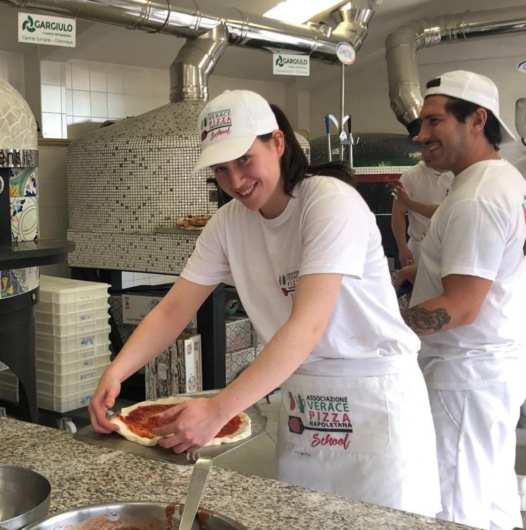 Lélektani tényező: újra kinyitották a nápolyi pizzériákat