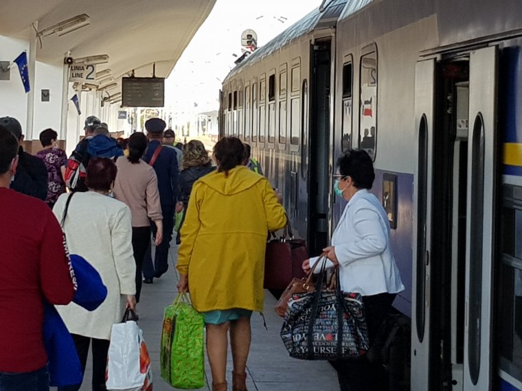 Közel nyolcvan vendégmunkás elutazott Temesvárról ausztriai idősgondozásra