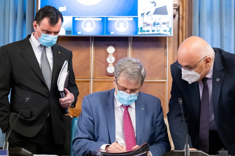 Kihirdette a román kormány a veszélyhelyzetet, településen belül szabad a kijárás