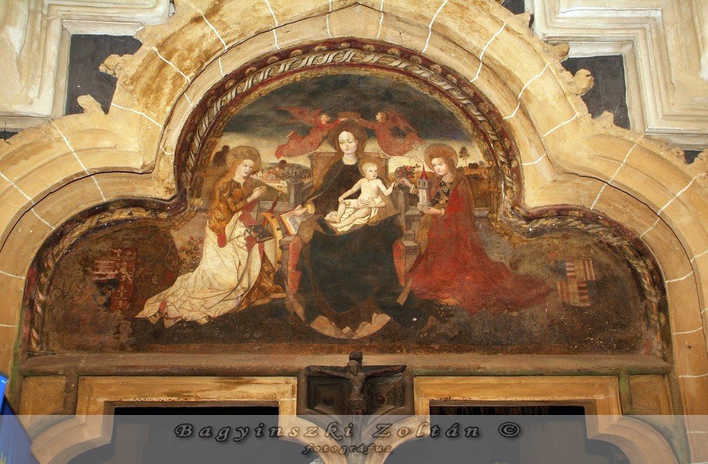 A brassói, késő gótikus Fekete templomban látható festményen a kisded mellén bajelhárító korall amulett függ •  Fotó: Bagyinszky Zoltán