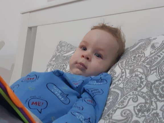 Még mintegy 400 ezer amerikai dollárra lesz szükség ahhoz, hogy Noel megkapja a gyógyszert •  Fotó: Kicsi Noel SMA-1