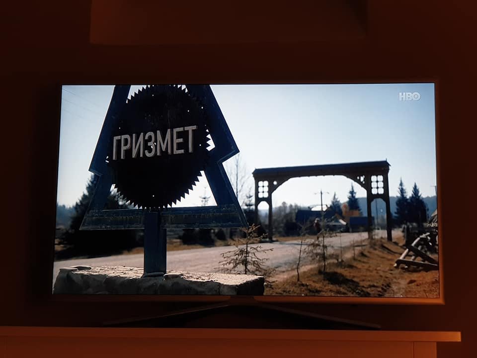 A Megszállottak viadala sorozat egyik részében a Kommandó bejáratánál levő székelykapu is feltűnik &bullet;  Fotó: Facebook/Benkő Erika