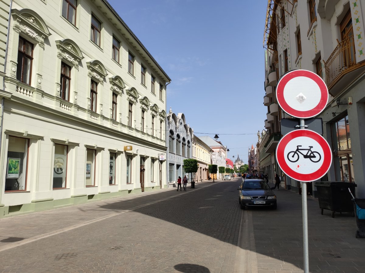 A Zöldfa utca a teraszok nélkül •  Fotó: Balogh Levente