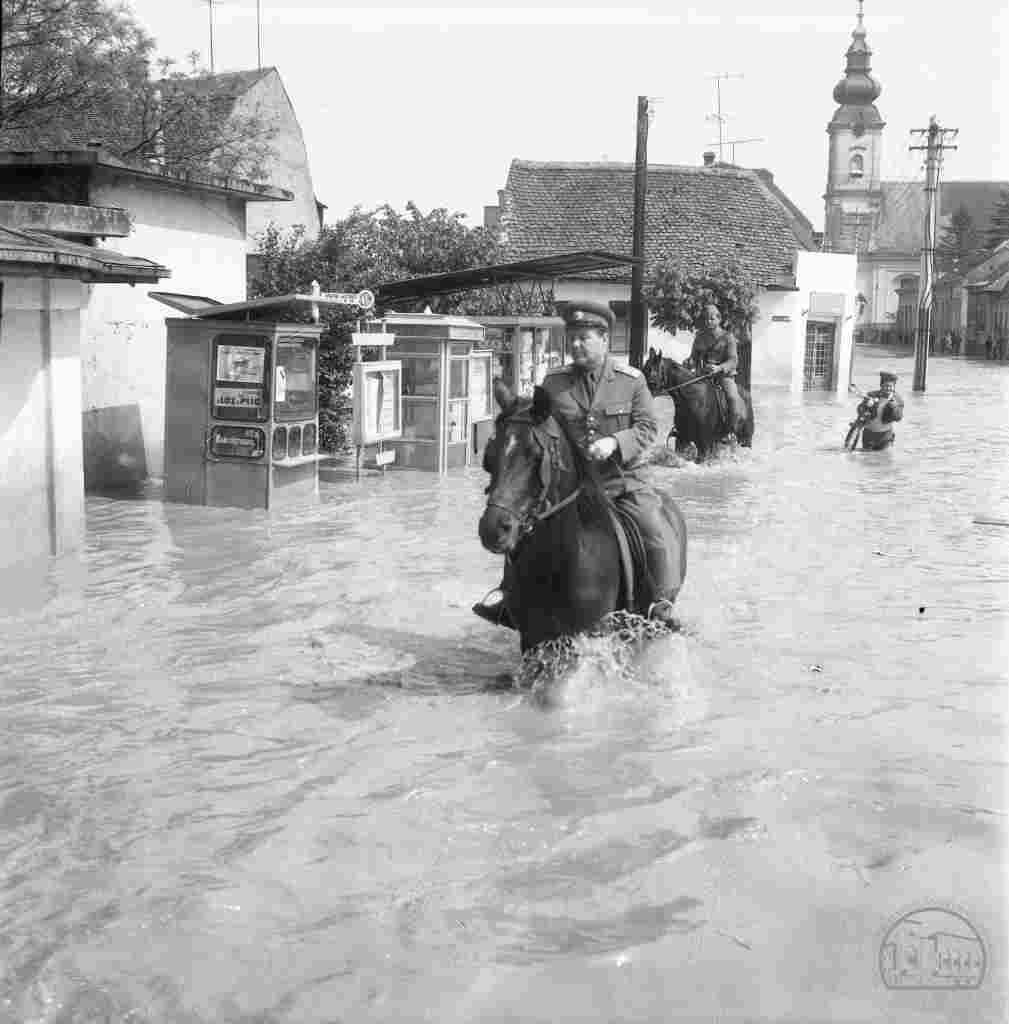 Az 50 évvel ezelőtti árvizek Szatmárt és környékét sújtották leginkább Romániában •  Fotó: Szatmár Megyei Múzeum- archív