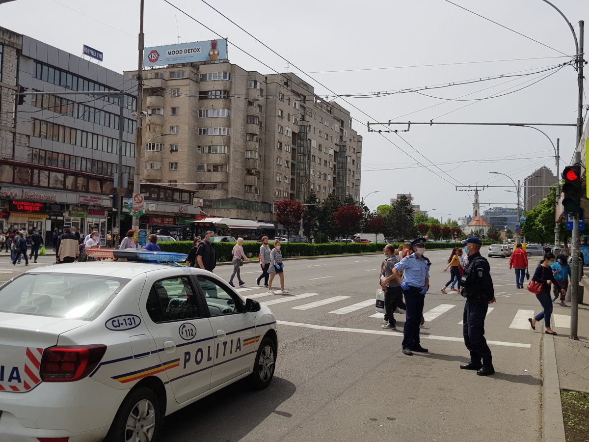 A rendőrök nem büntetnek, csak felügyelnek &bullet;  Fotó: Rostás Szabolcs