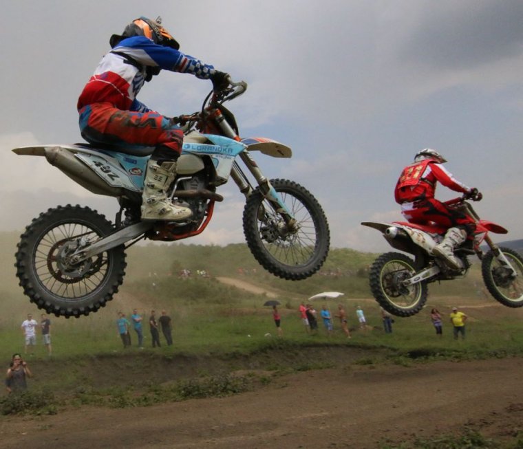 Superenduróval „durrantanának” Maros megyében