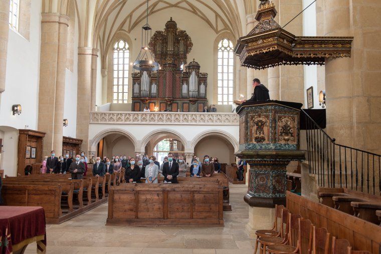 Megnyílt Isten háza: visszatérhettek a hívők a templomokba