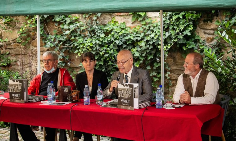 A tragikus nap közkinccsé tett emlékei: bemutatták a Megsebzett Kolozsvár című kötetet