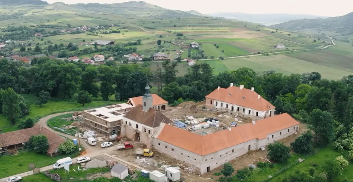 Újjászületés. Több épületrész is „feltámad hamvaiból” a nagyszabású felújítási munkálatok során •  Fotó: Facebook/Emil Radu Moldovan