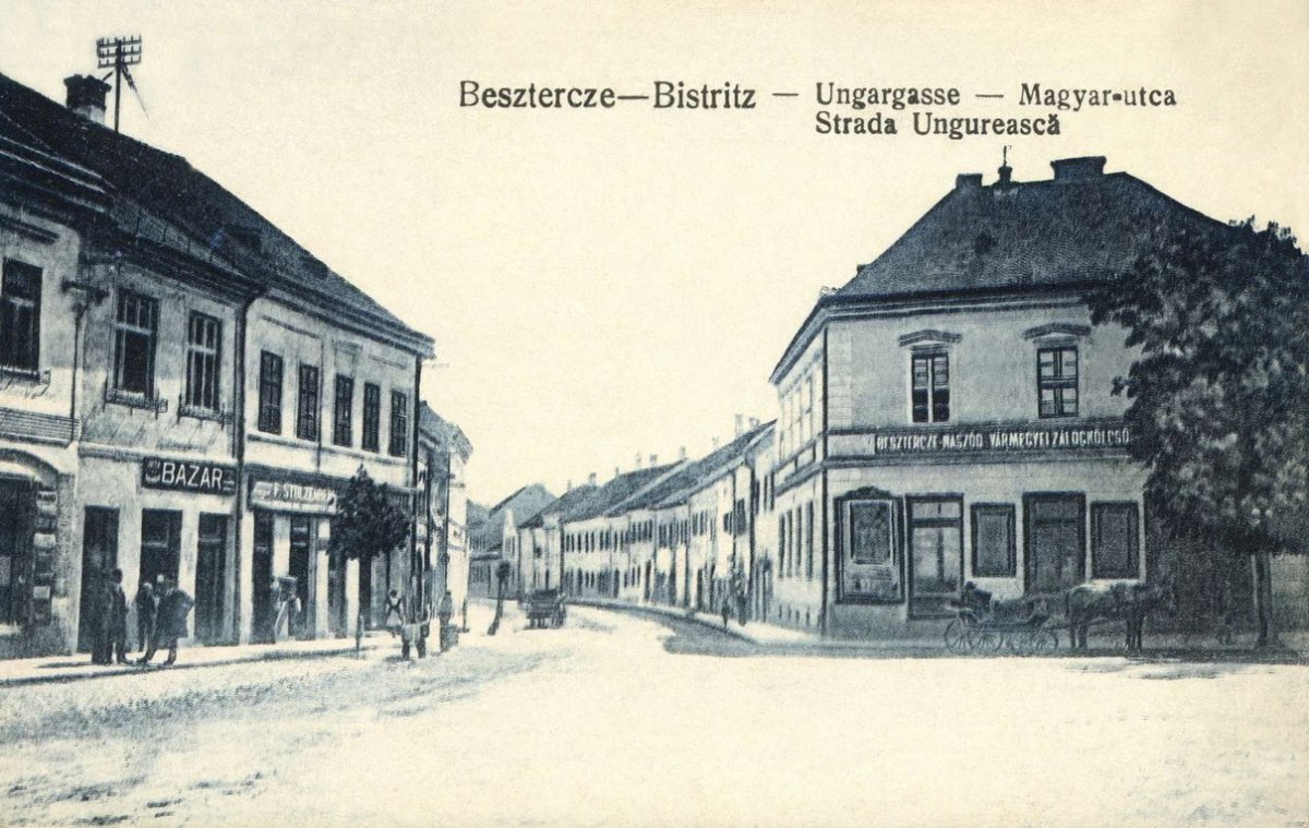 A Magyar utcába is kerül tábla &bullet;  Fotó: kepeslapok.wordpress.com