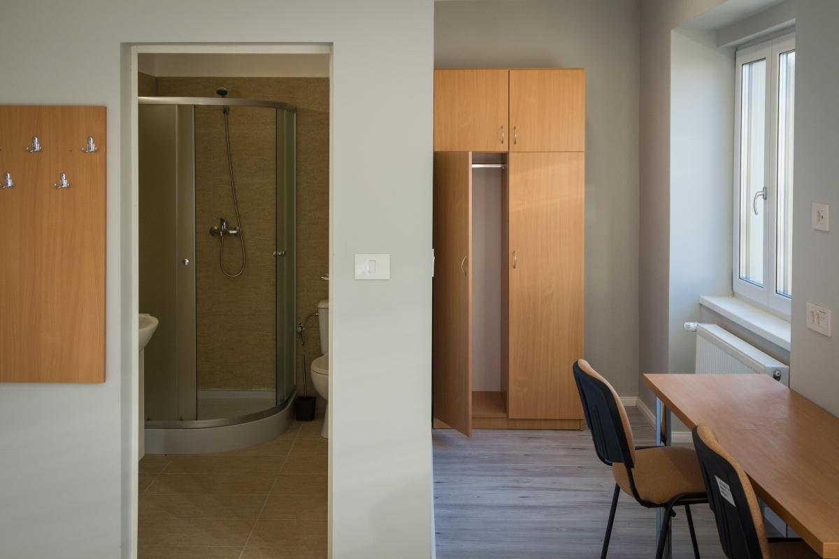 Saját fürdőszobával felszerelt szobák &bullet;  Fotó: Bolyai János Szakkollégium