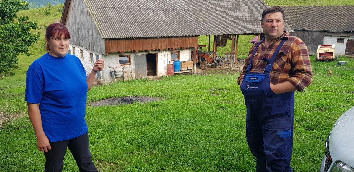 Dupla szerencse. Az erdőidecsi Pop családhoz, a hegytetőn lévő tanyára is eljutott a magyar állam programjának támogatása •  Fotó: Szucher Ervin