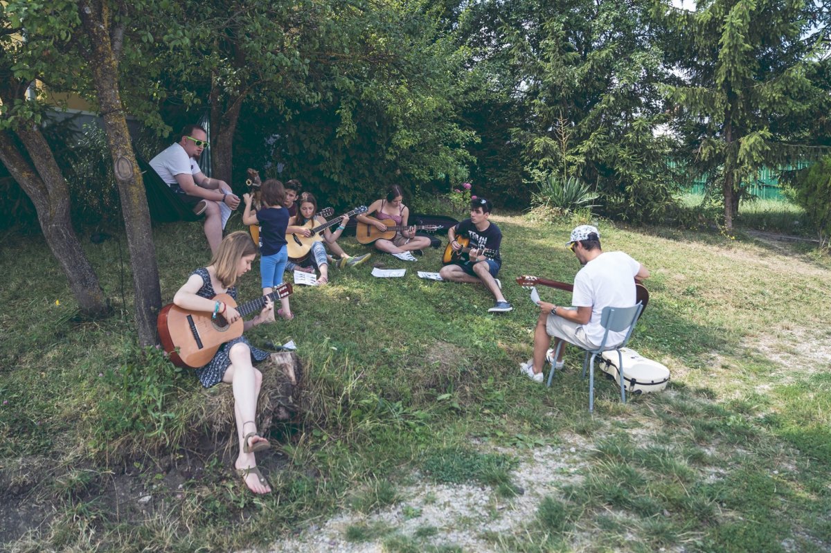 Az egyesület nagyobb diákoknak is rendez nyári zenetábort, amely részben szintén szabadtéren zajlik •  Fotó: Facebook/Instru-Mentor Egyesület