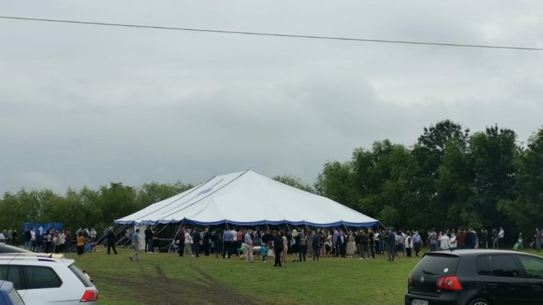 Drága mulatság: rendőrök és csendőrök vetettek véget egy 250 fős keresztelőnek