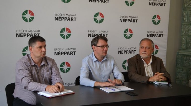 Két fronton is labdába rúg a Néppárt Nagyváradon   