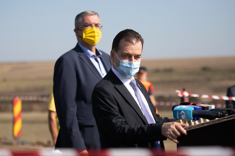 Pedagógusok és kocsma? Szerencsétlen hasonlat a kormányfőtől, sztrájkfenyegetés a tanügyi szakszervezettől