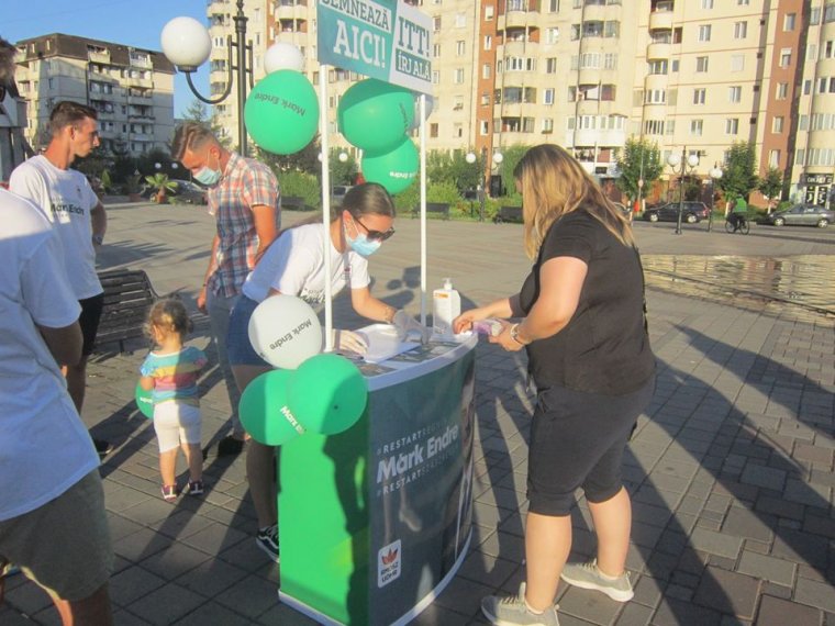 Magyar magyarnak farkasa