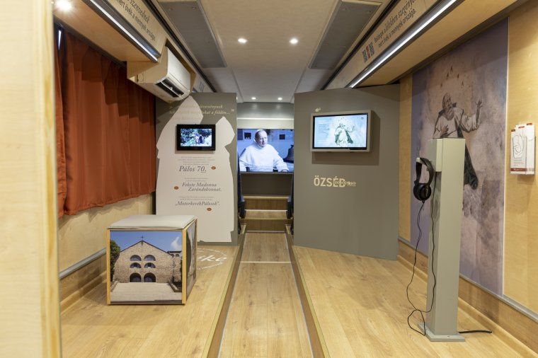 Erdélybe érkezik a pálos vándorkiállítás