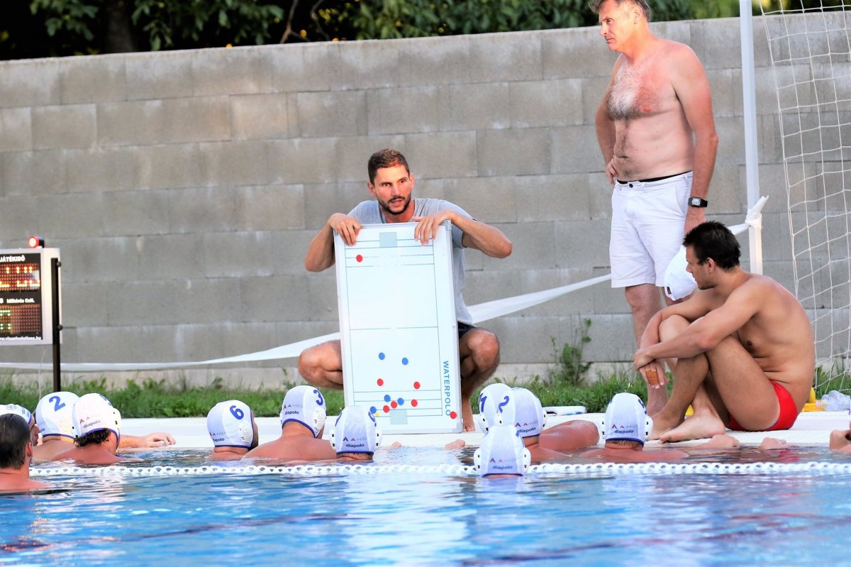 A vezetőedzőként debütáló Varga Dániel irányításával dobogóesélyes maradt az OSC •  Fotó: Waterpolo.hu