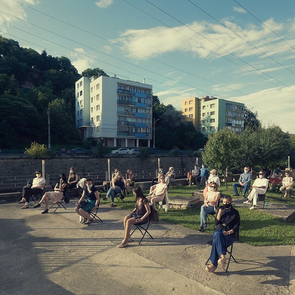 Az opera udvara átalakul előadótérré, a Szamos-parton várják az előadások a közönséget •  Fotó: Kolozsvári Állami Magyar Színház Biró István