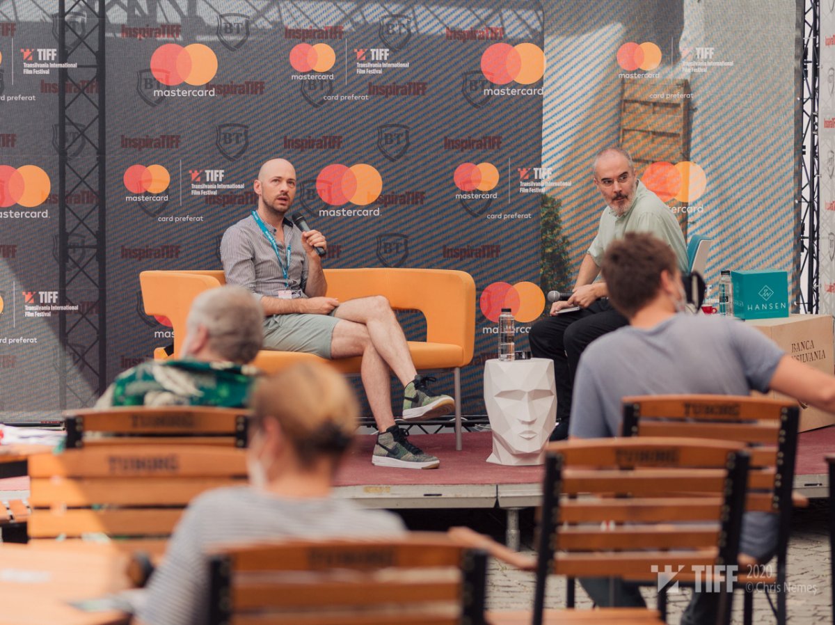 Téglás István (balra) a TIFF-házban tartott beszélgetés meghívottjaként •  Fotó: Tiff.ro