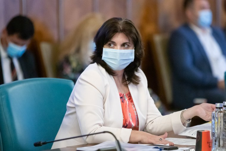 Meggondolták magukat a miniszterek, nem kérnek a szülőktől nyilatkozatot a tanévkezdéskor