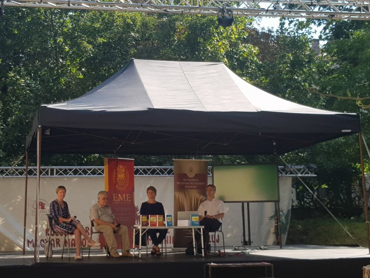 Mitől kell félteni Erdélyben a magyar nyelvet? – Könyvbemutató a Kolozsvári Magyar Napokon