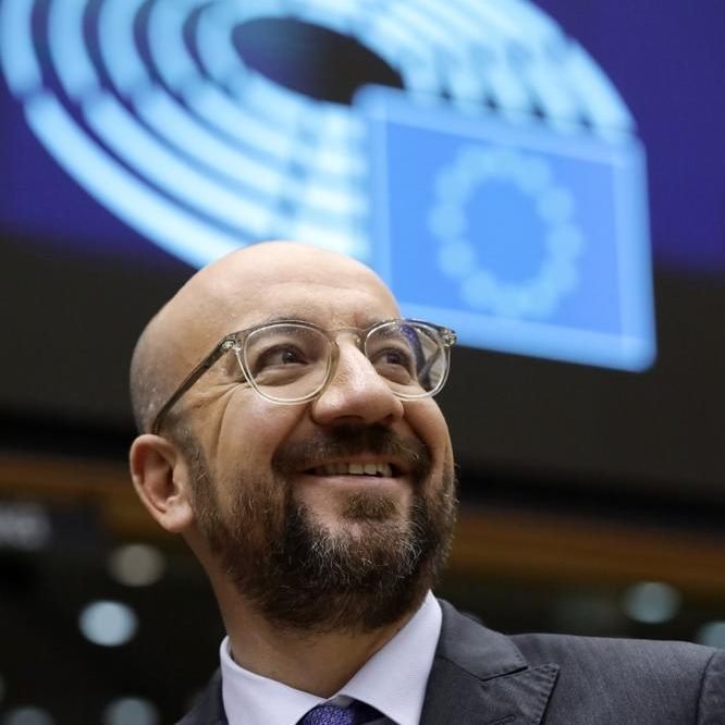 Elhalasztotta esküvőjét az Európa Tanács elnöke, hogy elkerülje a karantént