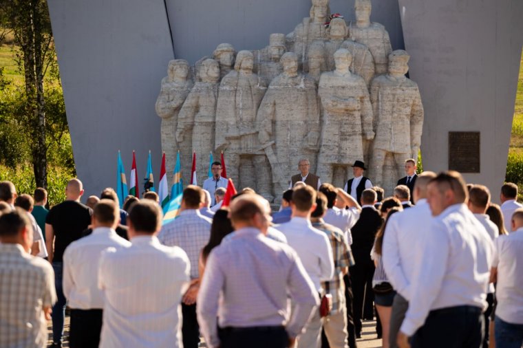 Tőkés az RMDSZ-t hiányolta a magyar egységből az EMSZ hargitai kampányindítóján