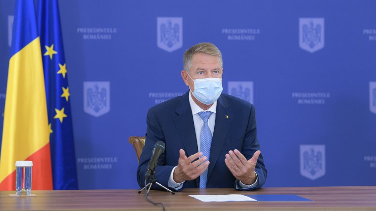 Kizárt a közalkalmazotti bérek és a nyugdíjak lefaragása az államfő szerint