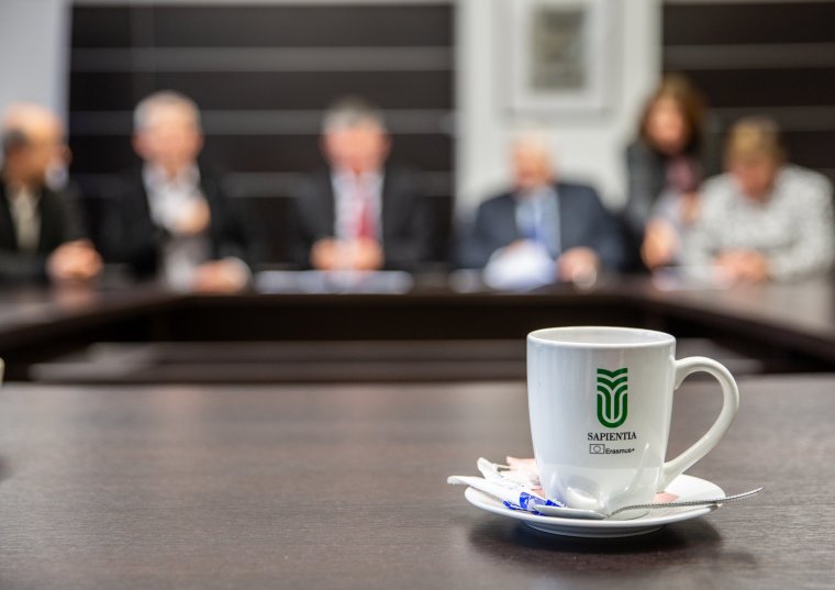 Felbontotta a Sapientia az élettársát súlyosan bántalmazó tanársegédje munkaviszonyát