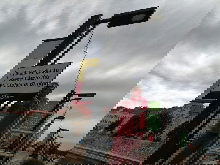 Magyar felirat a nagyváradi Szent László hídon