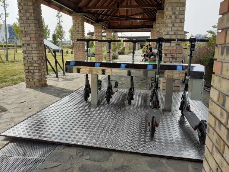 Bérelhető elektromos rollereket lehet tesztelni Nagyváradon