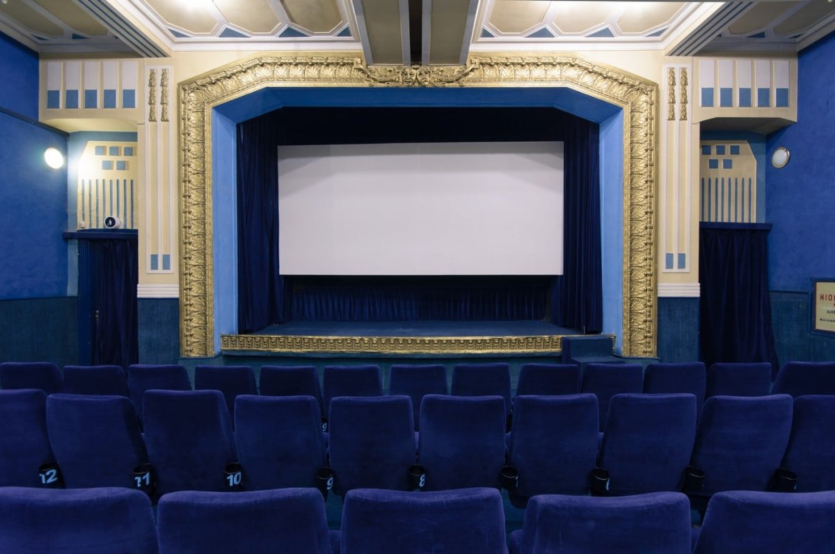A felújított moziterem a 90-es években •  Fotó: Facebook/Cinema Arta