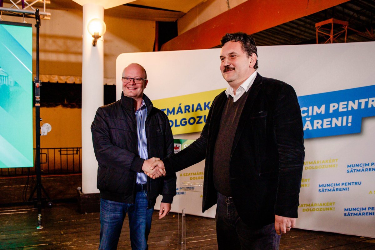 Mindketten újrázhatnak. Kereskényi Gábor, Szatmárnémeti régi-új polgármestere és Pataki Csaba &bullet;  Fotó: Facebook/Pataki Csaba