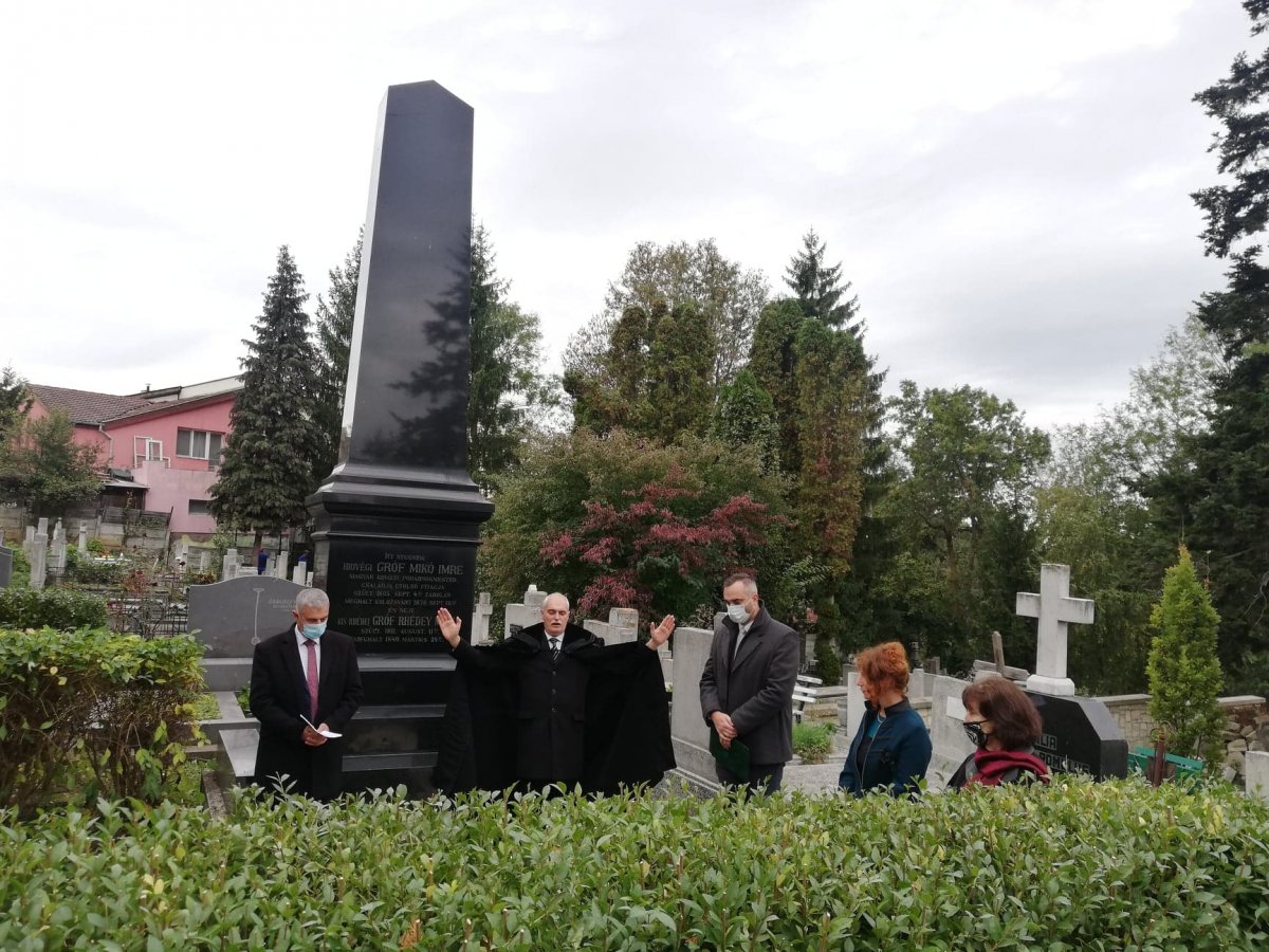 &bullet;  Fotó: Bede Laura