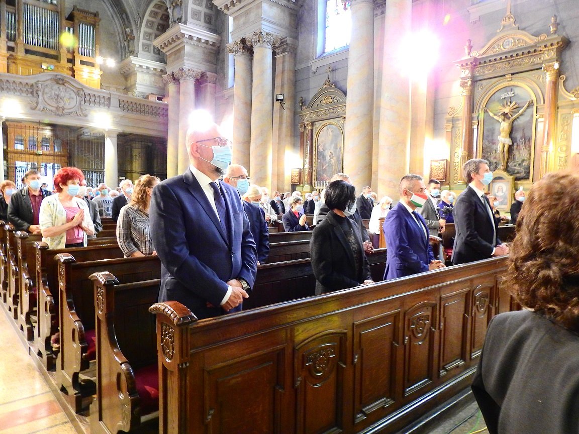 Kelemen Hunor, Brendus Réka és Potápi Árpád a templomban &bullet;  Fotó: Makkay József