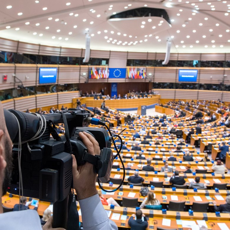 Rajtuk a világ szeme. Az Európai Parlament képviselői arról is döntenének, amihez nincs felhatalmazásuk •  Fotó: Facebook/Európai Parlament