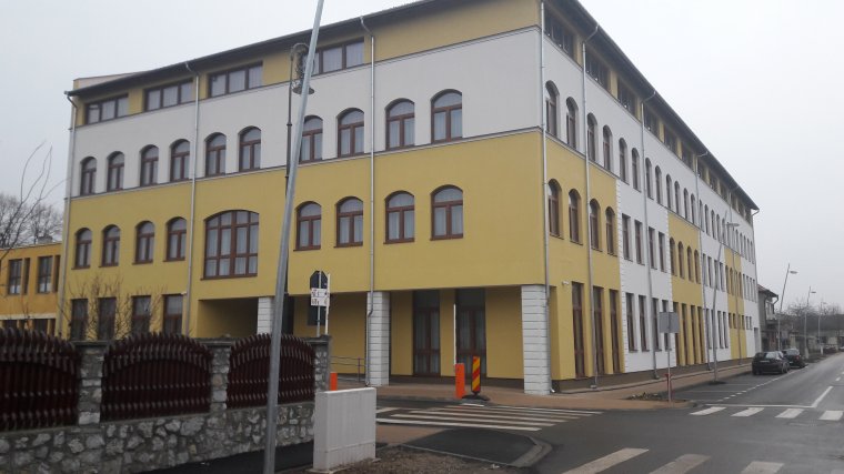 Cáfol a szalontai iskola, nem a spanyolországi útnak tudják be a fertőzéseket