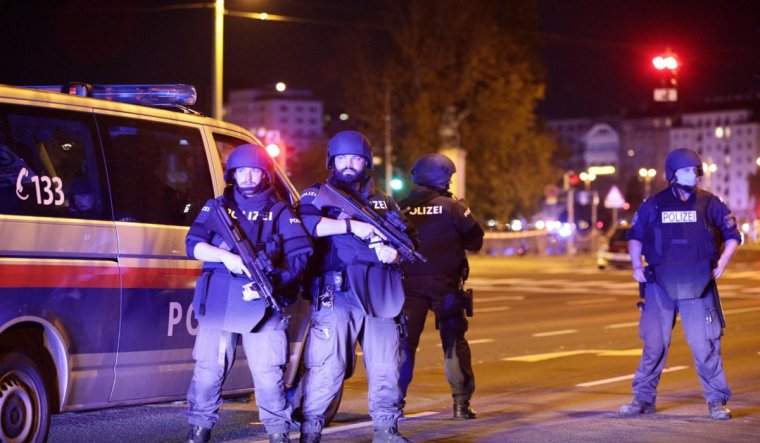Az Iszlám Állam szimpatizánsa volt a bécsi merénylő, négy civil áldozat, sok a sebesült