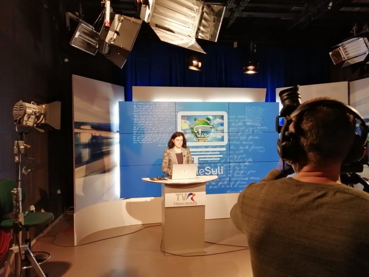 Online oktatás buktatókkal: kevés a táblagép, néhol még internet sincs