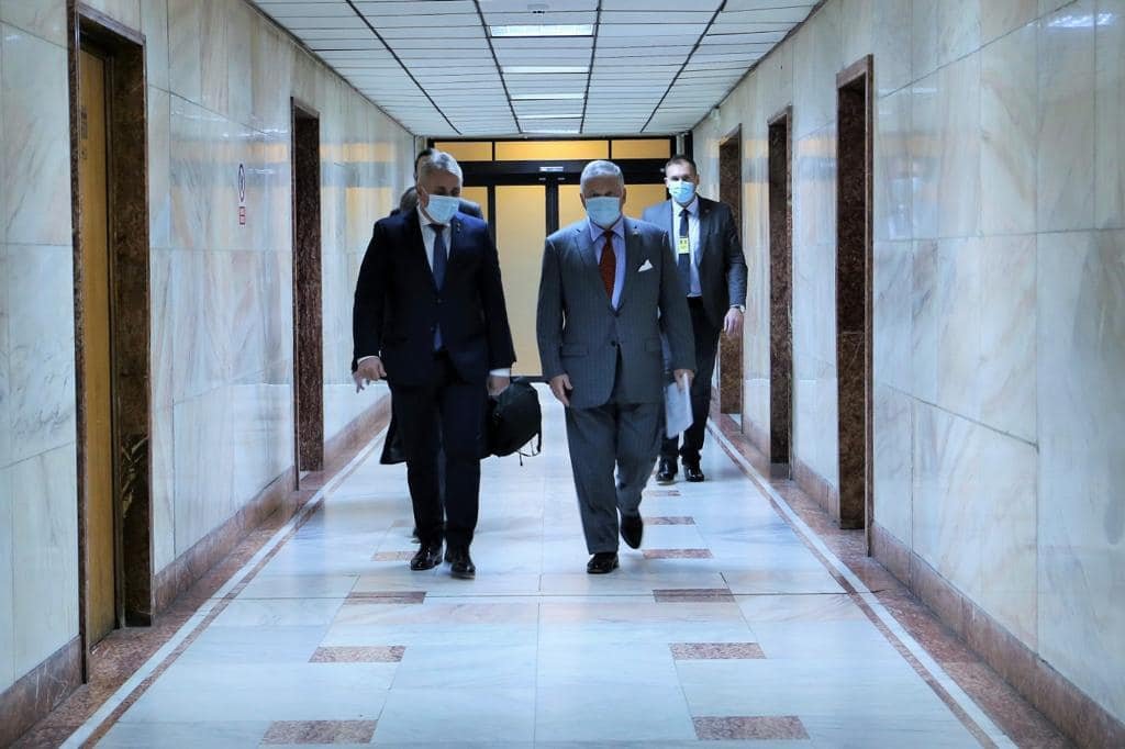 A szerdai nap első felében Lucian Bode még fogadta Adrian Zuckermant, az Amerikai Egyesült Államok bukaresti nagykövetét •  Fotó: Facebook/Lucian Bode