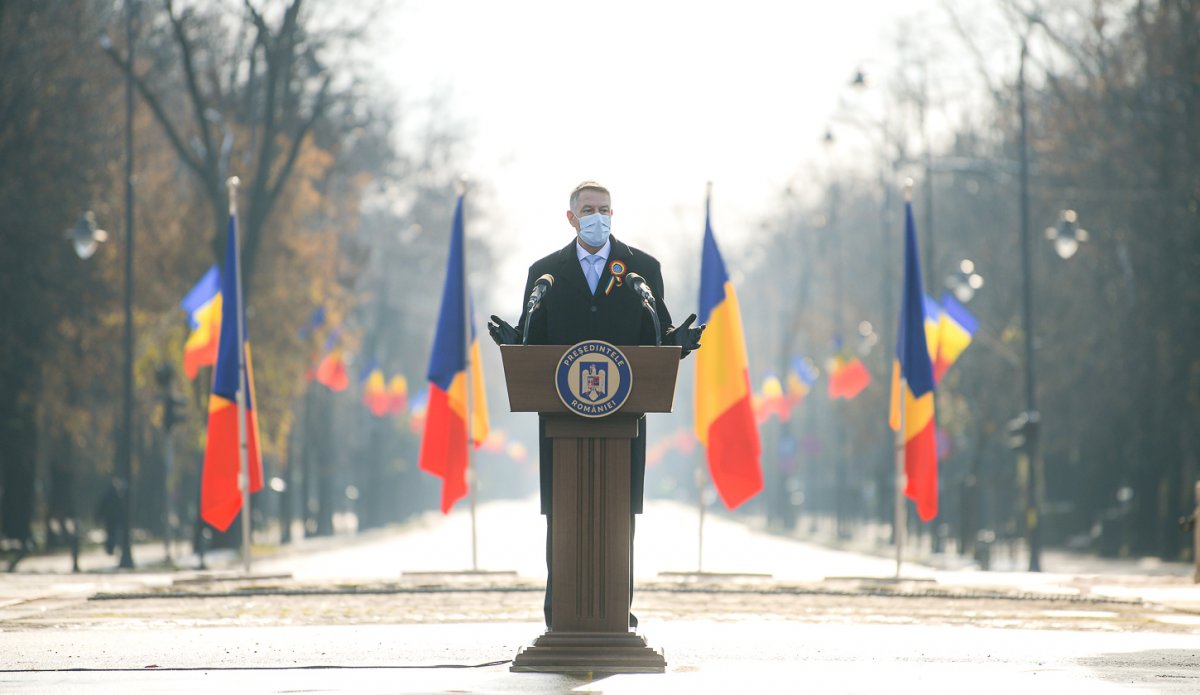 Klaus Iohannis a bukaresti diadalívnél mondta el beszédét •  Fotó: Presidency.ro