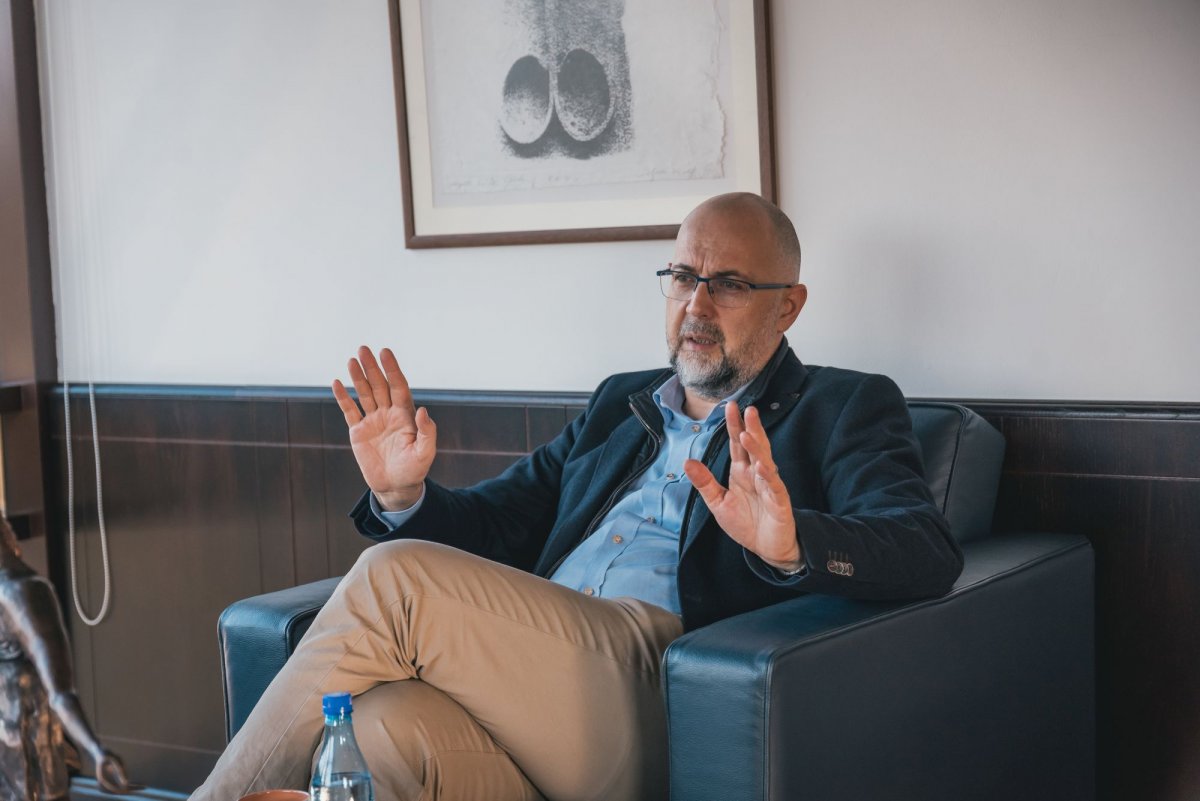 Mozgástér. Kelemen Hunor szerint ha a többséghez nem is, a stabilitás miatt szükség van az RMDSZ-re a koalícióban •  Fotó: Gönczy Tamás