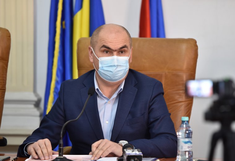 Újabb csapást mért a közalkalmazottakra a Bihar megyei tanácselnök